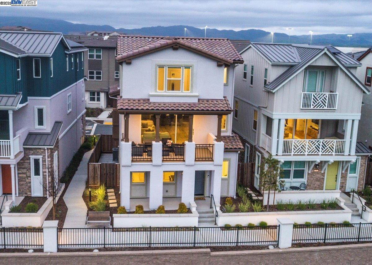1194 Mateo Miller Cir

                                                                             San Ramon                                

                                    , CA - $2,250,000