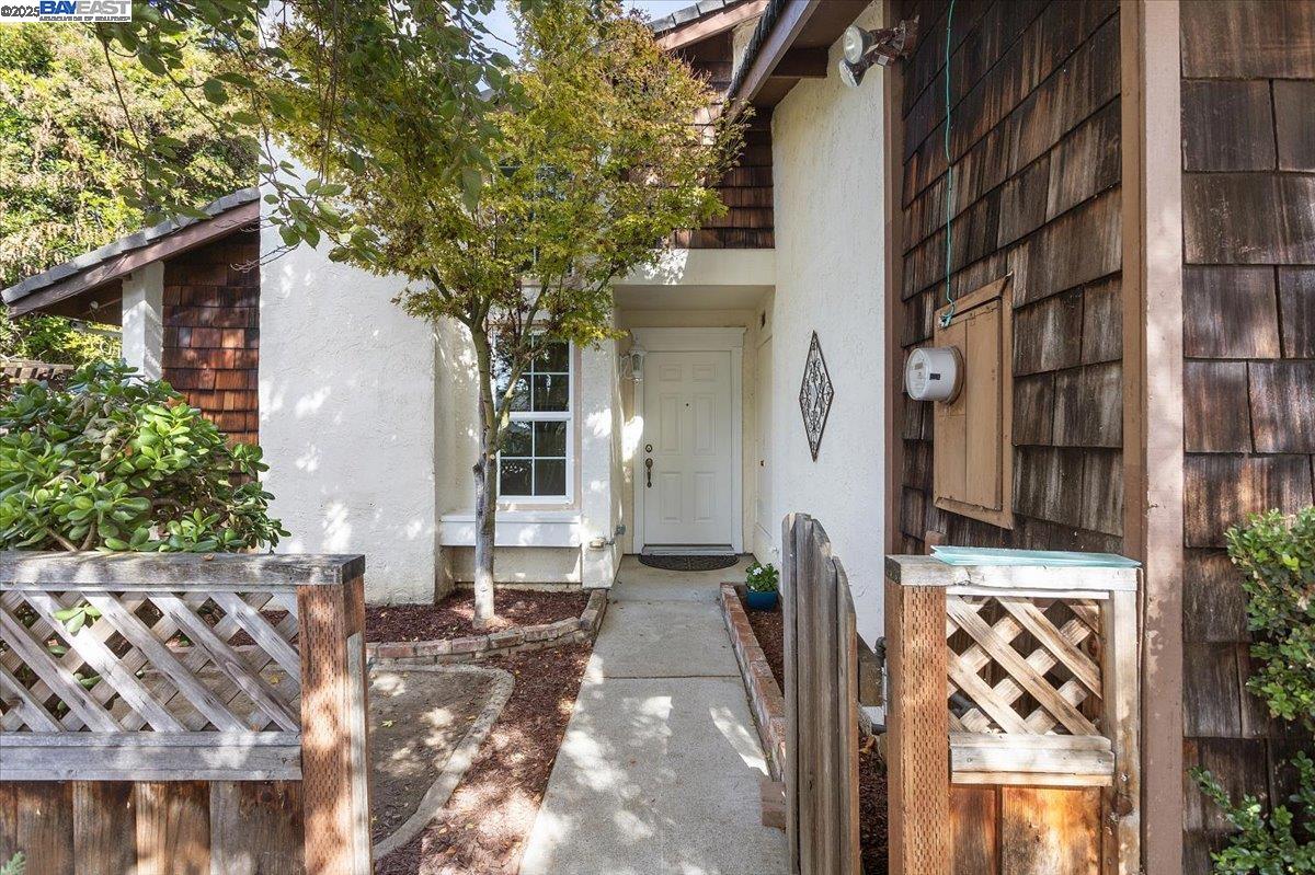 Union City, California 94587, United States, 2 Bedrooms Bedrooms, ,2 BathroomsBathrooms,Residential,Active,232608