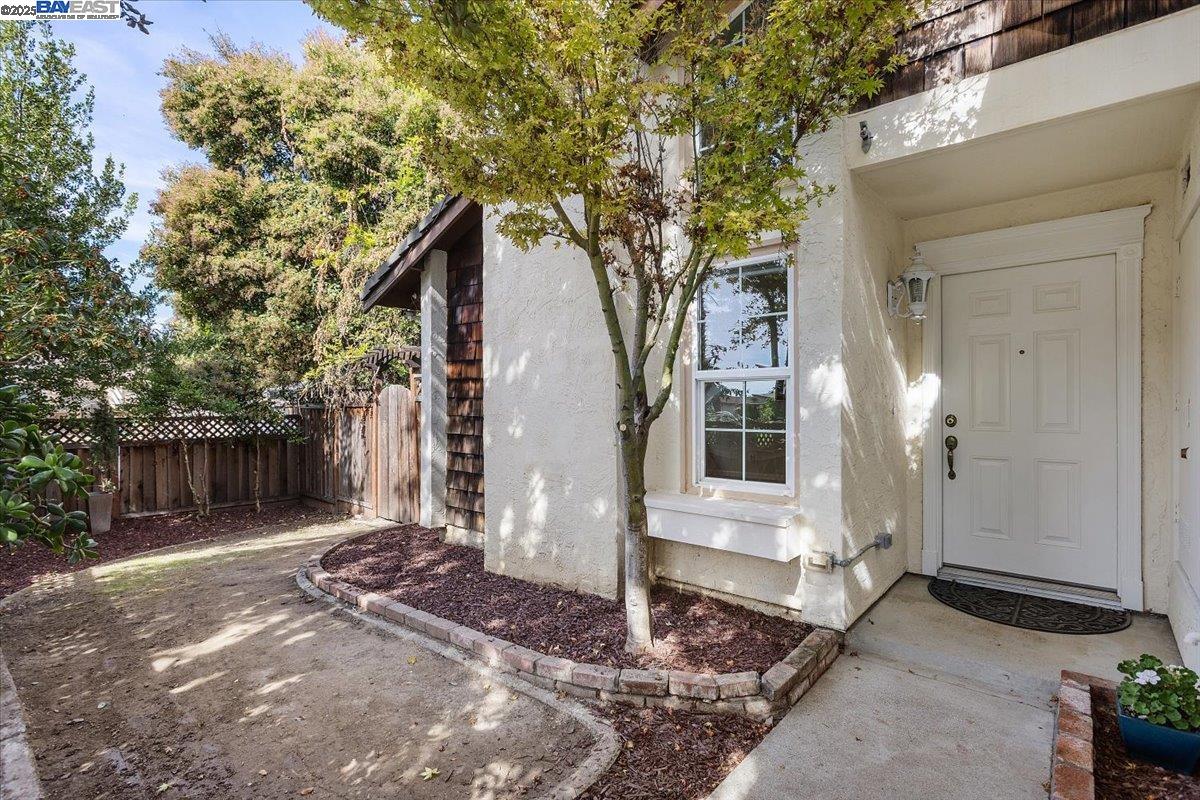 Union City, California 94587, United States, 2 Bedrooms Bedrooms, ,2 BathroomsBathrooms,Residential,Active,232608