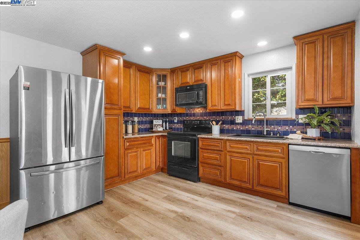 Union City, California 94587, United States, 2 Bedrooms Bedrooms, ,2 BathroomsBathrooms,Residential,Active,232608