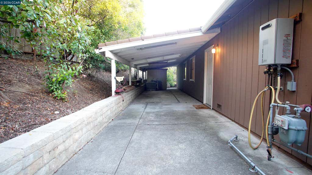 Photo of 2531 Moraga Dr, Pinole, CA 94564 (MLS # 41145894)