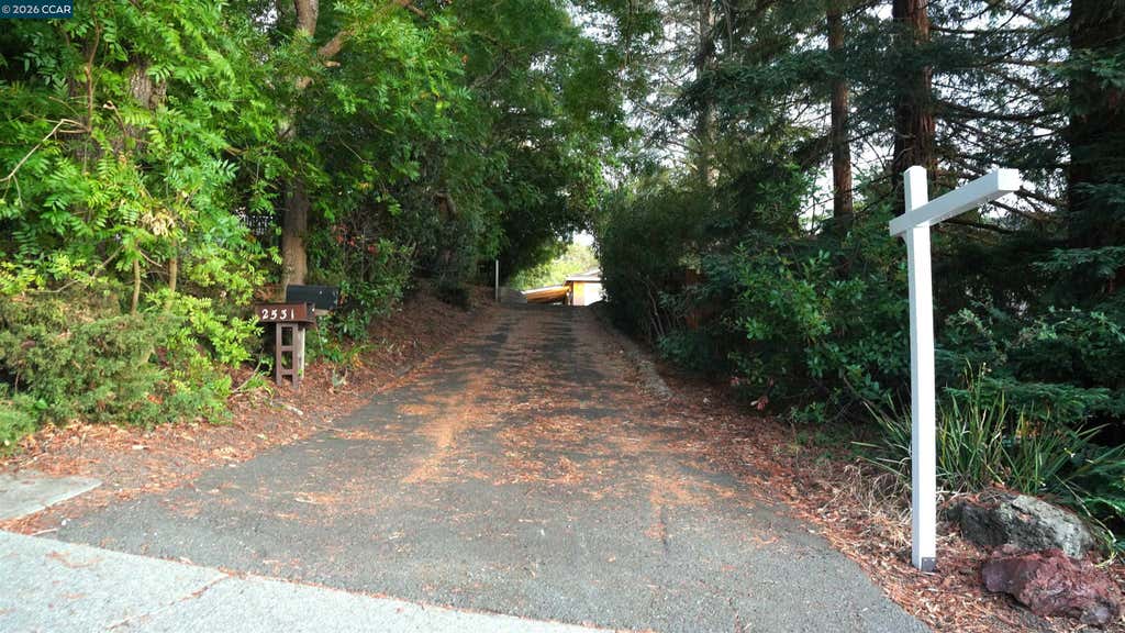 Photo of 2531 Moraga Dr, Pinole, CA 94564 (MLS # 41145894)