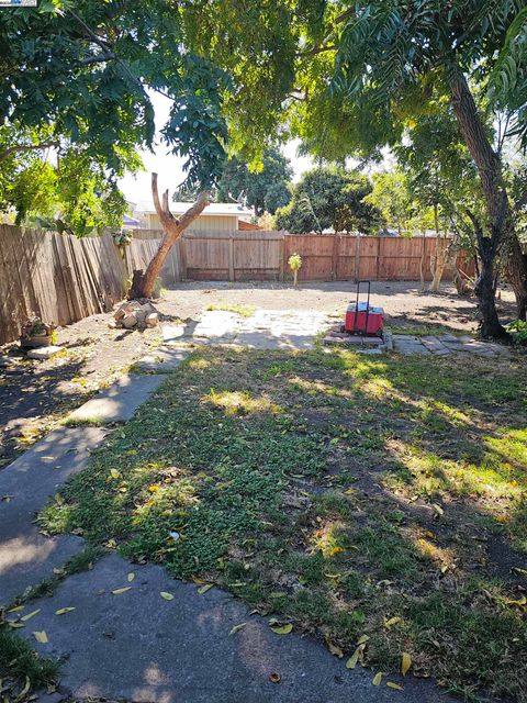 A home in East Palo Alto