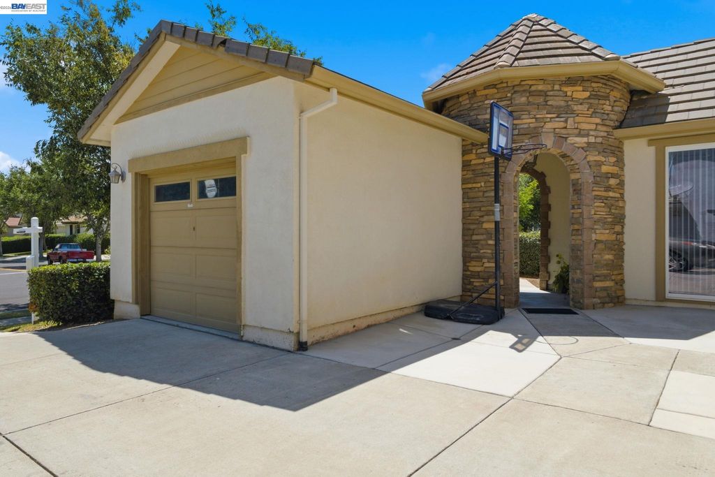 Photo of 749 Ellerbrook St, Mountain House, CA 95391 (MLS # 41135580)