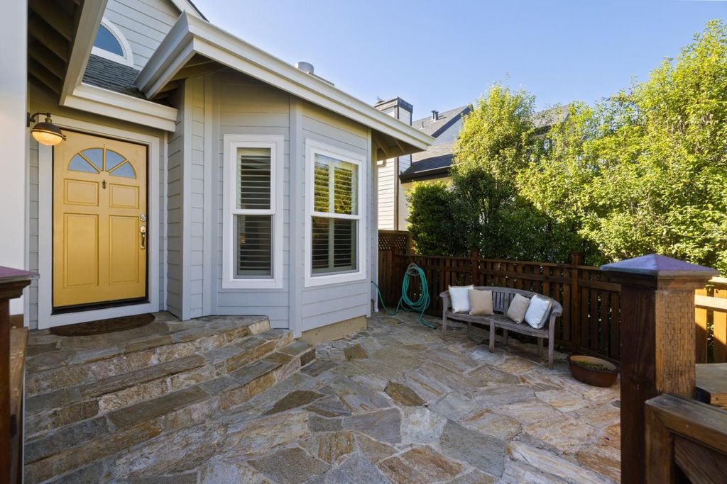 Photo of 420 Valdez Avenue, Half Moon Bay, CA 94019 (MLS # ML82026384)