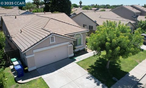 Photo of 1384 Almador Ter, Atwater, CA 95301 (MLS # 41119271)