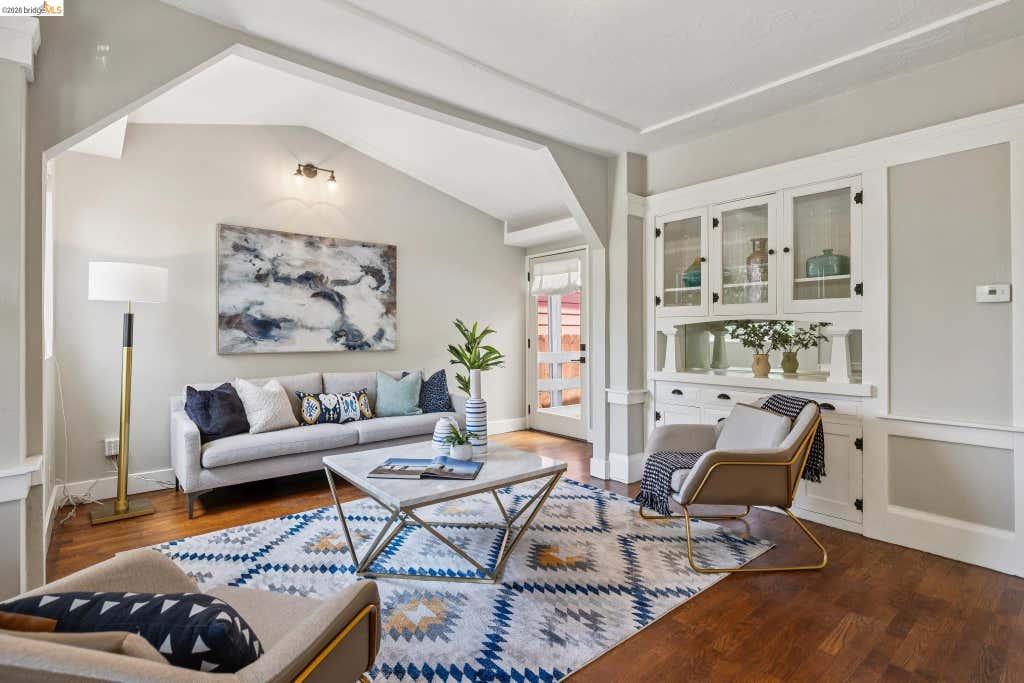 Photo of 870 43Rd St, Oakland, CA 94608 (MLS # 41145130)