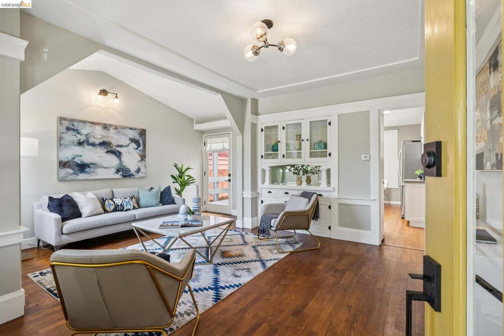 Photo of 870 43Rd St, Oakland, CA 94608 (MLS # 41145130)
