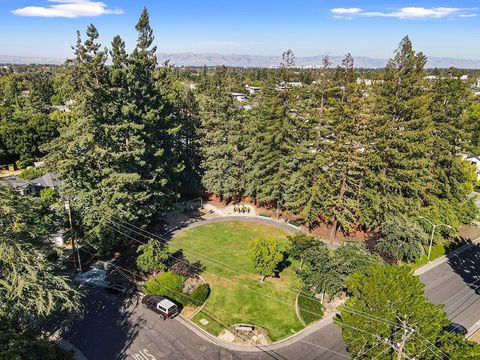 A home in Palo Alto