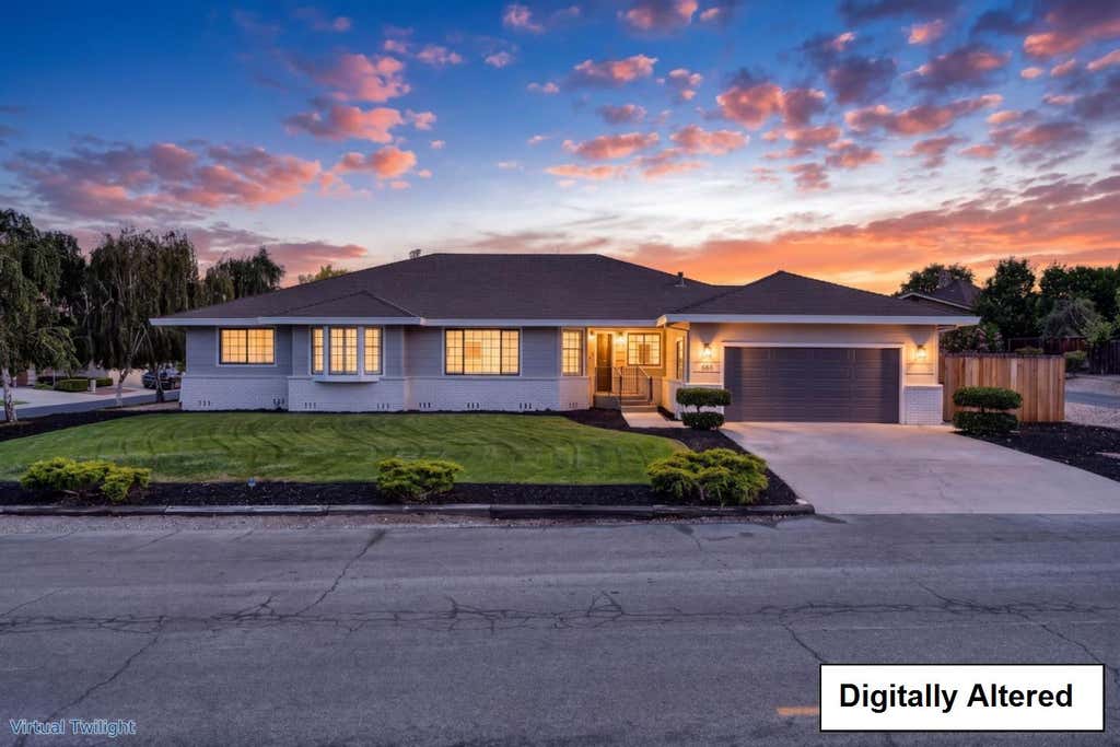 Photo of 680 Ridgemark Drive, Hollister, CA 95023 (MLS # ML82058183)