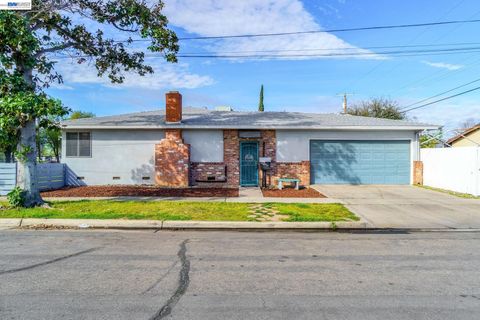 Photo of 3495 E Dakota Ave, Fresno, CA 93726 (MLS # 41125440)