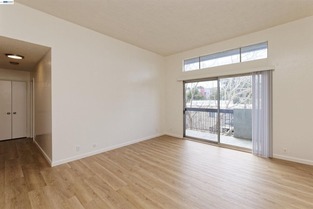 Photo of 150 Pearl St #304, Oakland, CA 94611 (MLS # 41126946)