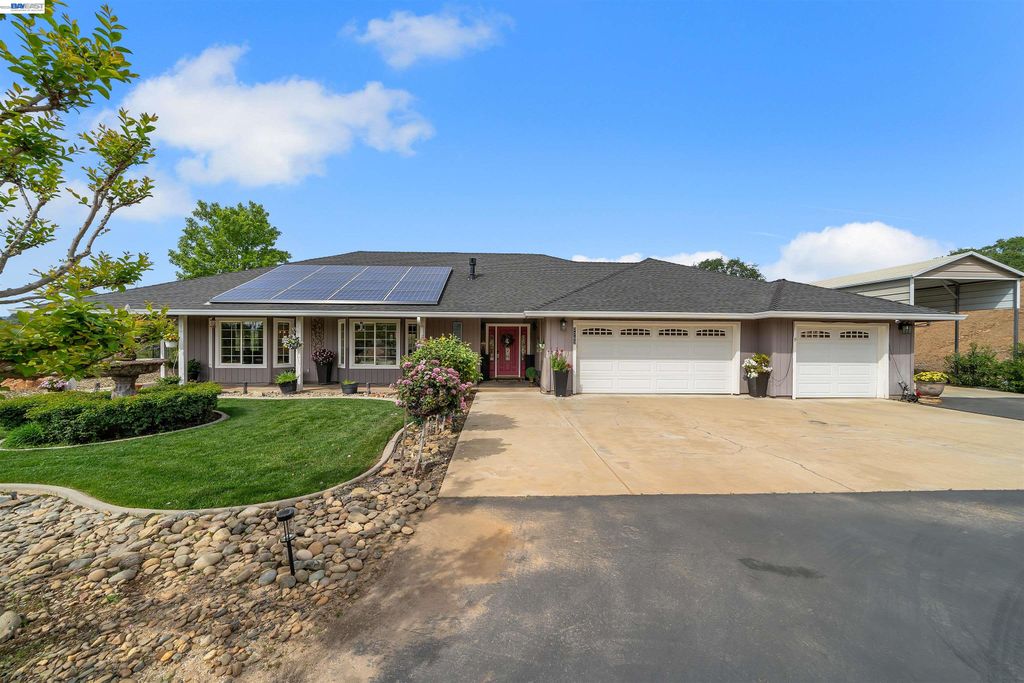 Photo of 2767 Canoe St, Copperopolis, CA 95228 (MLS # 41129544)