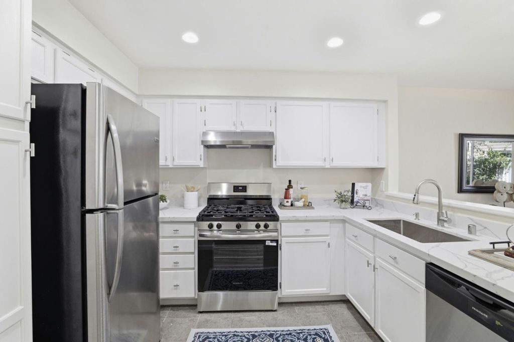 Photo of 6121 Lambeck Lane, San Jose, CA 95119 (MLS # ML82040953)