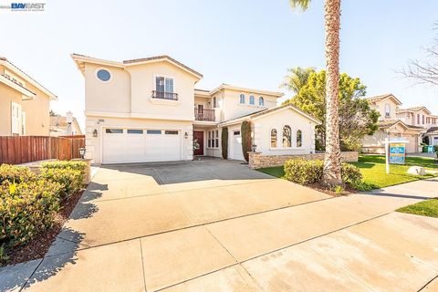 Photo of 33038 Garfinkle St, Union City, CA 94587 (MLS # 41125802)