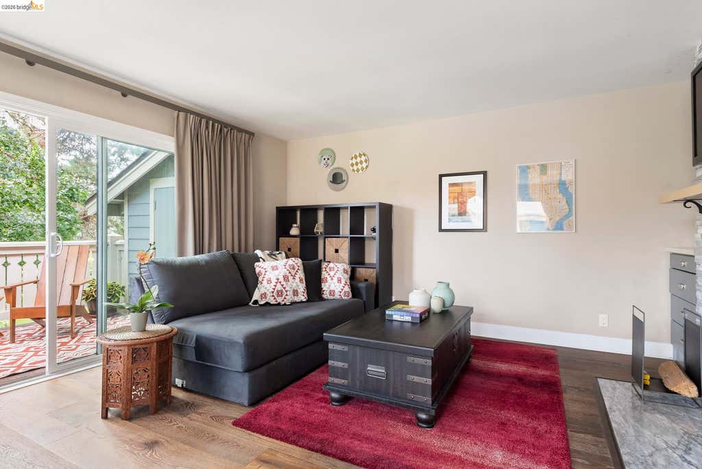 Photo of 122 Lakeshore Ct, Richmond, CA 94804 (MLS # 41145778)