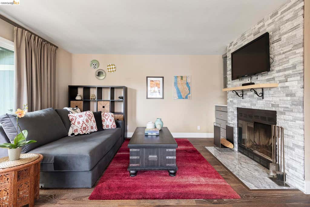 Photo of 122 Lakeshore Ct, Richmond, CA 94804 (MLS # 41145778)