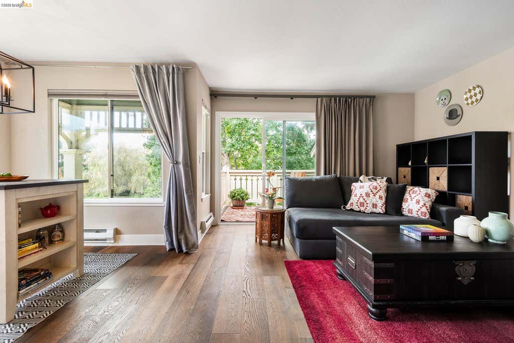 Photo of 122 Lakeshore Ct, Richmond, CA 94804 (MLS # 41145778)