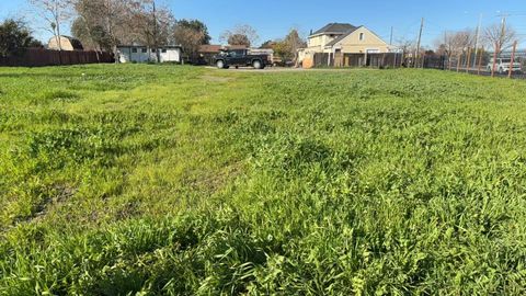 Photo of 1018 E 18th Street, Antioch, CA 94509 (MLS # ML82033382)