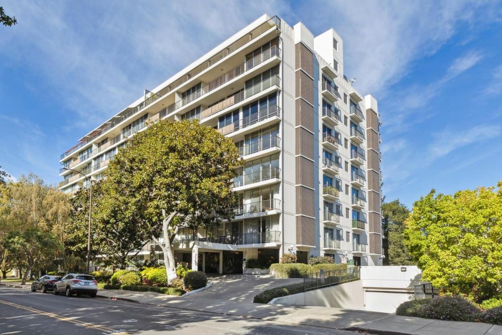 Photo of 1330 University Drive #66, Menlo Park, CA 94025 (MLS # ML82024083)