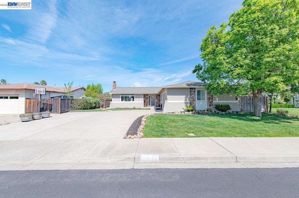 Photo of 1184 Crystal Cir, Livermore, CA 94550 (MLS # 41128897)