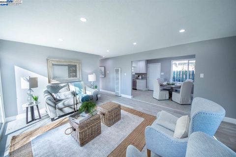 387 Elizabeth Ct Livermore CA 94551