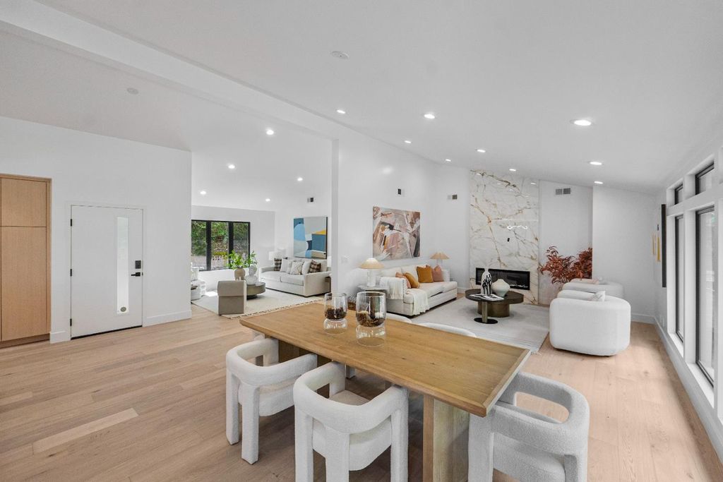 Photo of 24985 Oneonta Drive, Los Altos Hills, CA 94022 (MLS # ML82026455)