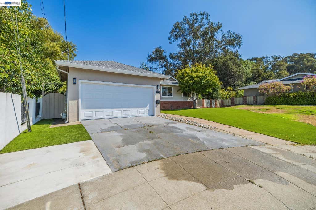 Photo of 24818 Saint Luke Ct, Hayward, CA 94541 (MLS # 41145576)