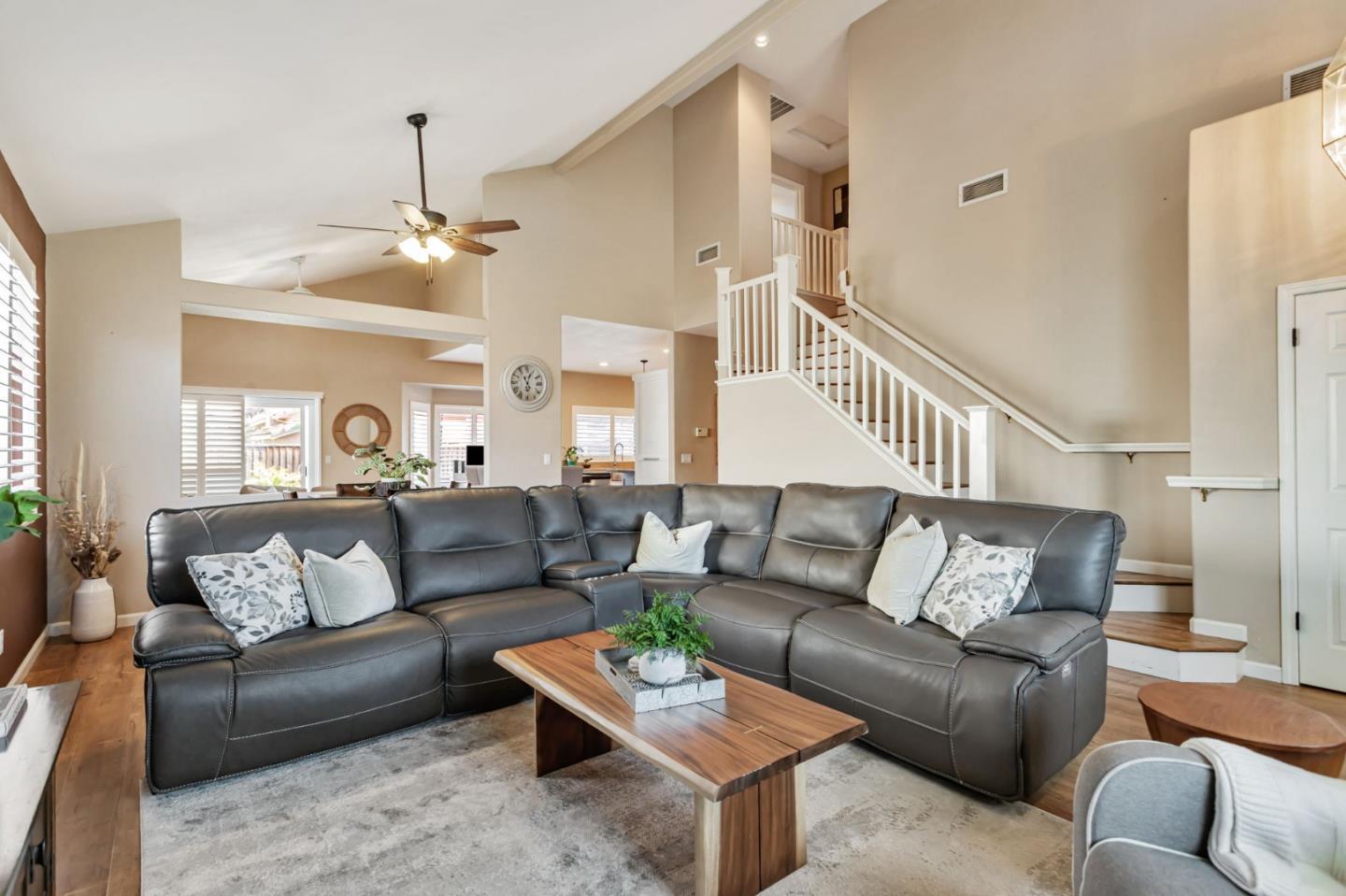 Hollister, California 95023, United States, 4 Bedrooms Bedrooms, ,3 BathroomsBathrooms,Residential,Active,207170