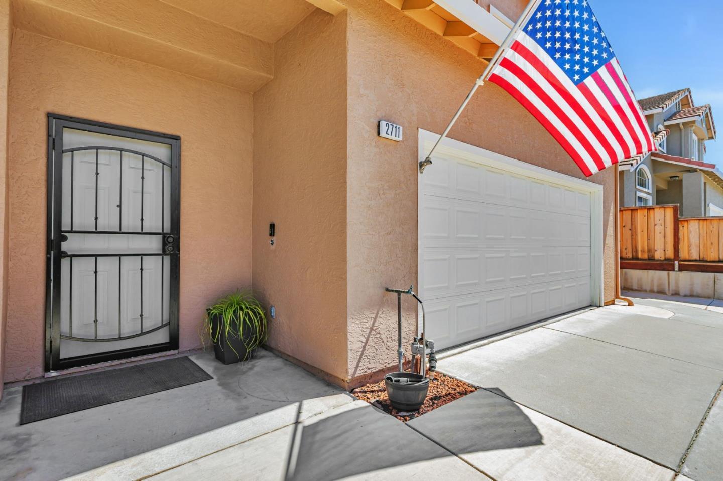 Hollister, California 95023, United States, 4 Bedrooms Bedrooms, ,3 BathroomsBathrooms,Residential,Active,207170