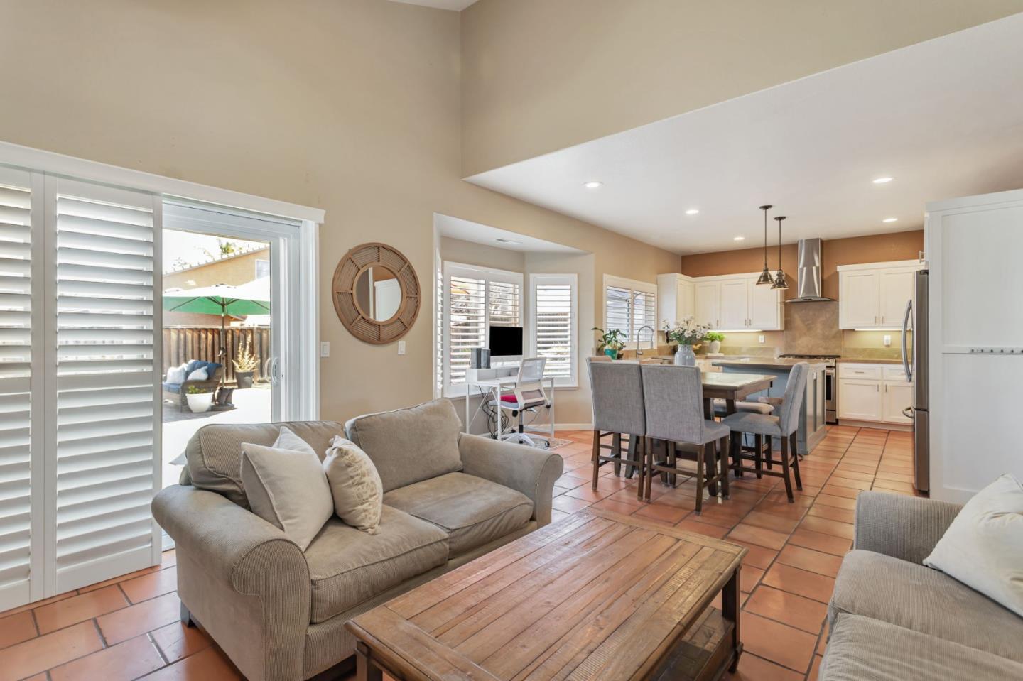 Hollister, California 95023, United States, 4 Bedrooms Bedrooms, ,3 BathroomsBathrooms,Residential,Active,207170