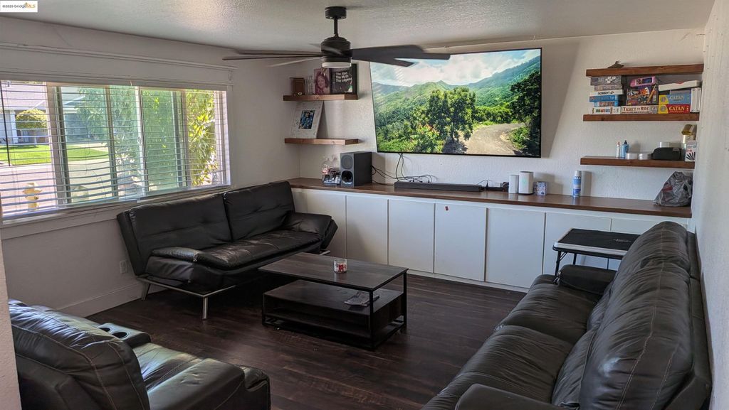 Photo of 359 Pecan Dr, Ripon, CA 95366 (MLS # 41116097)