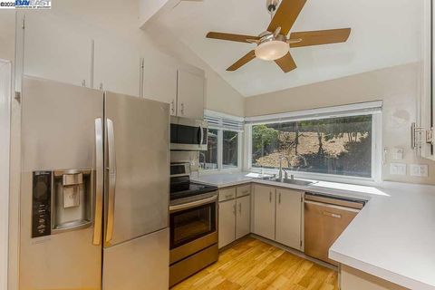 Photo of 7897 Meadowbrook Court, Pleasanton, CA 94588 (MLS # 41108423)