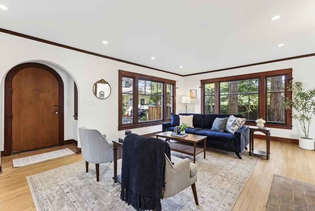 Photo of 519 Walnut, Santa Cruz, CA 95060 (MLS # ML82038028)