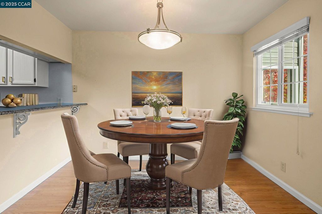 Photo of 560 Canyon Oaks #H, Oakland, CA 94605 (MLS # 41117238)