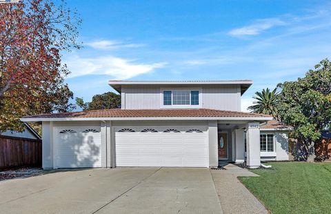 Photo of 4943 Antioch Loop, Union City, CA 94587 (MLS # 41118331)