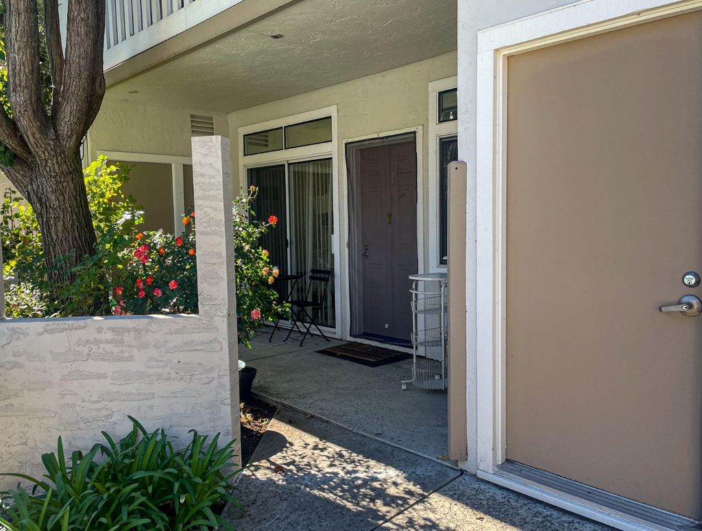 Photo of 2968 Moorpark Avenue #17, San Jose, CA 95128 (MLS # ML82025831)