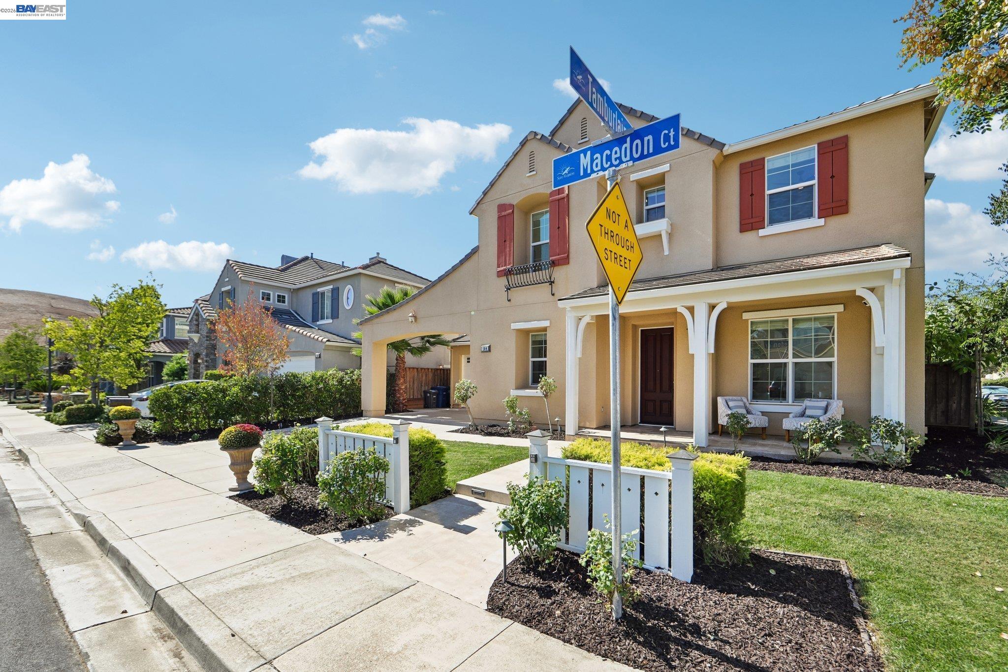 104 Macedon Ct