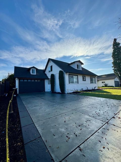 Photo of 1202 Foxworthy Avenue, San Jose, CA 95118 (MLS # ML82029814)