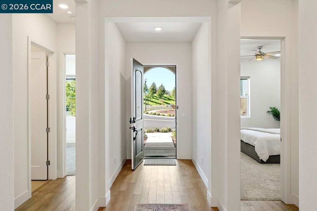 Photo of 3096 Leeds Ln, Tracy, CA 95377 (MLS # 41126937)