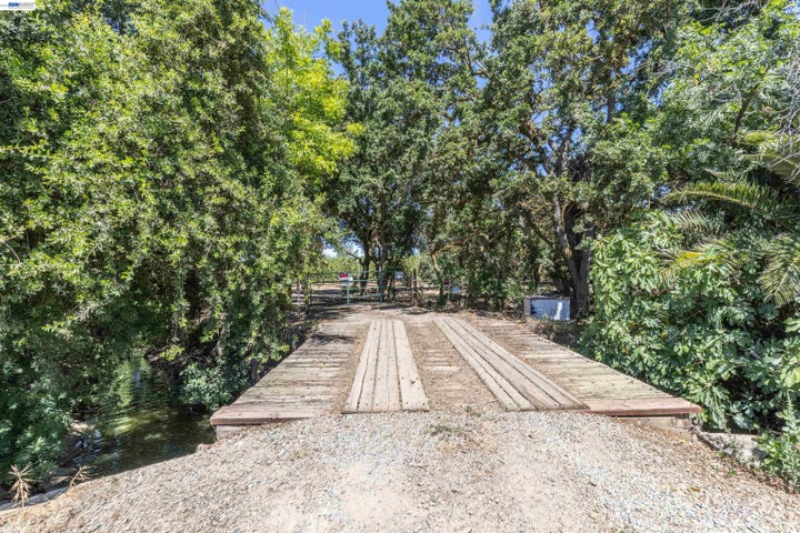 Photo 1 of 21 — 3515 Kellogg Creek Rd, Byron, CA 94514