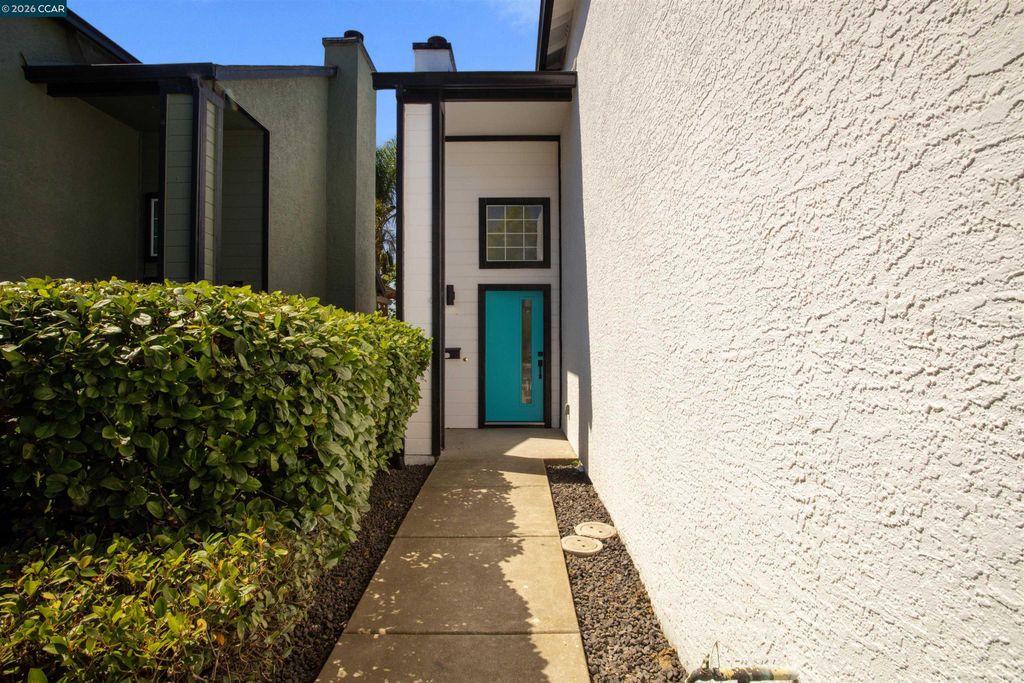 Photo of 128 Malcolm Dr, Richmond, CA 94801 (MLS # 41135482)