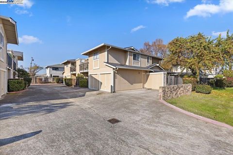 Photo of 14653 Doolittle Drive, San Leandro, CA 94577 (MLS # 41119039)