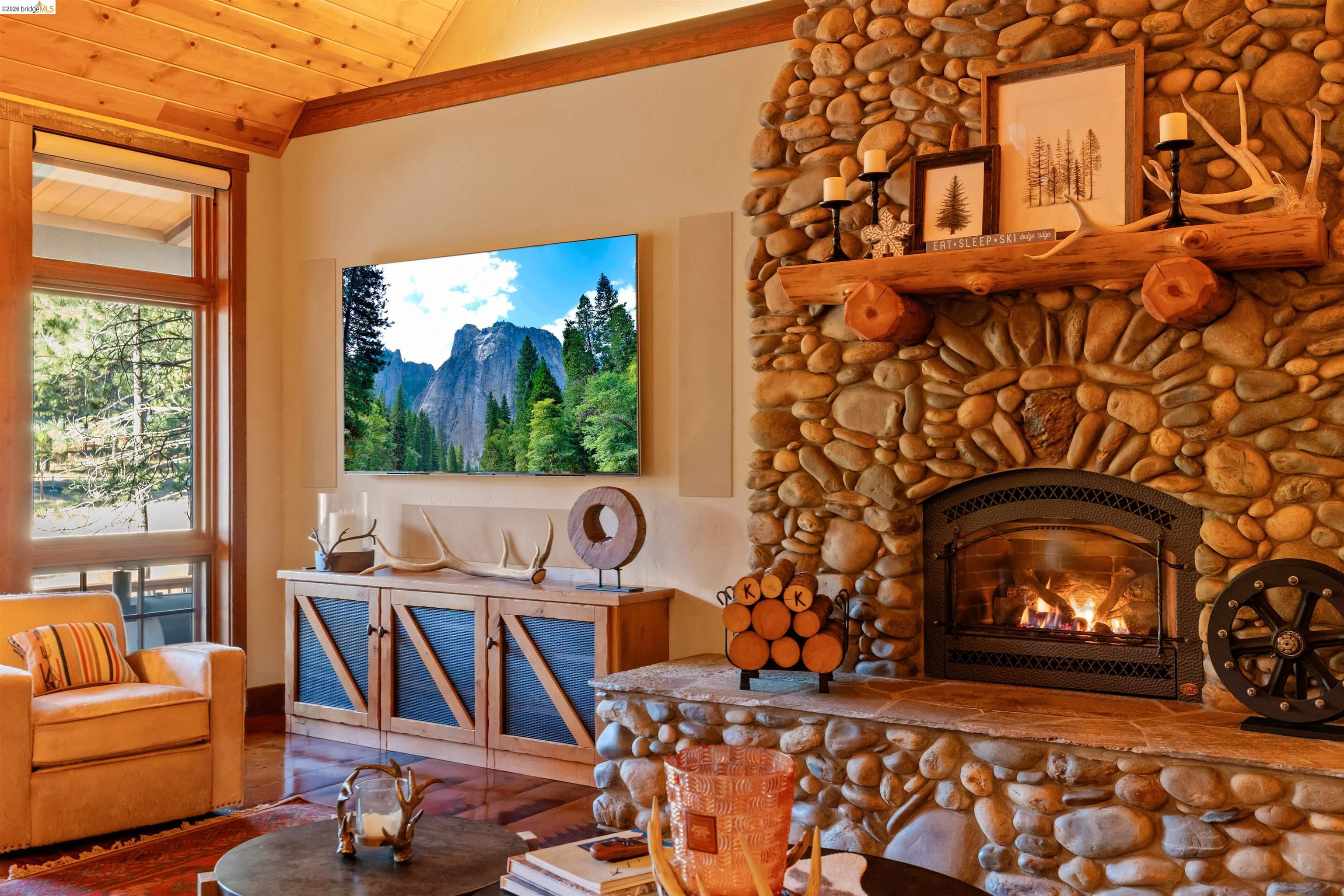 Strawberry, California, 95364, United States, 4 Bedrooms Bedrooms, ,4 BathroomsBathrooms,Residential,Active,2021686