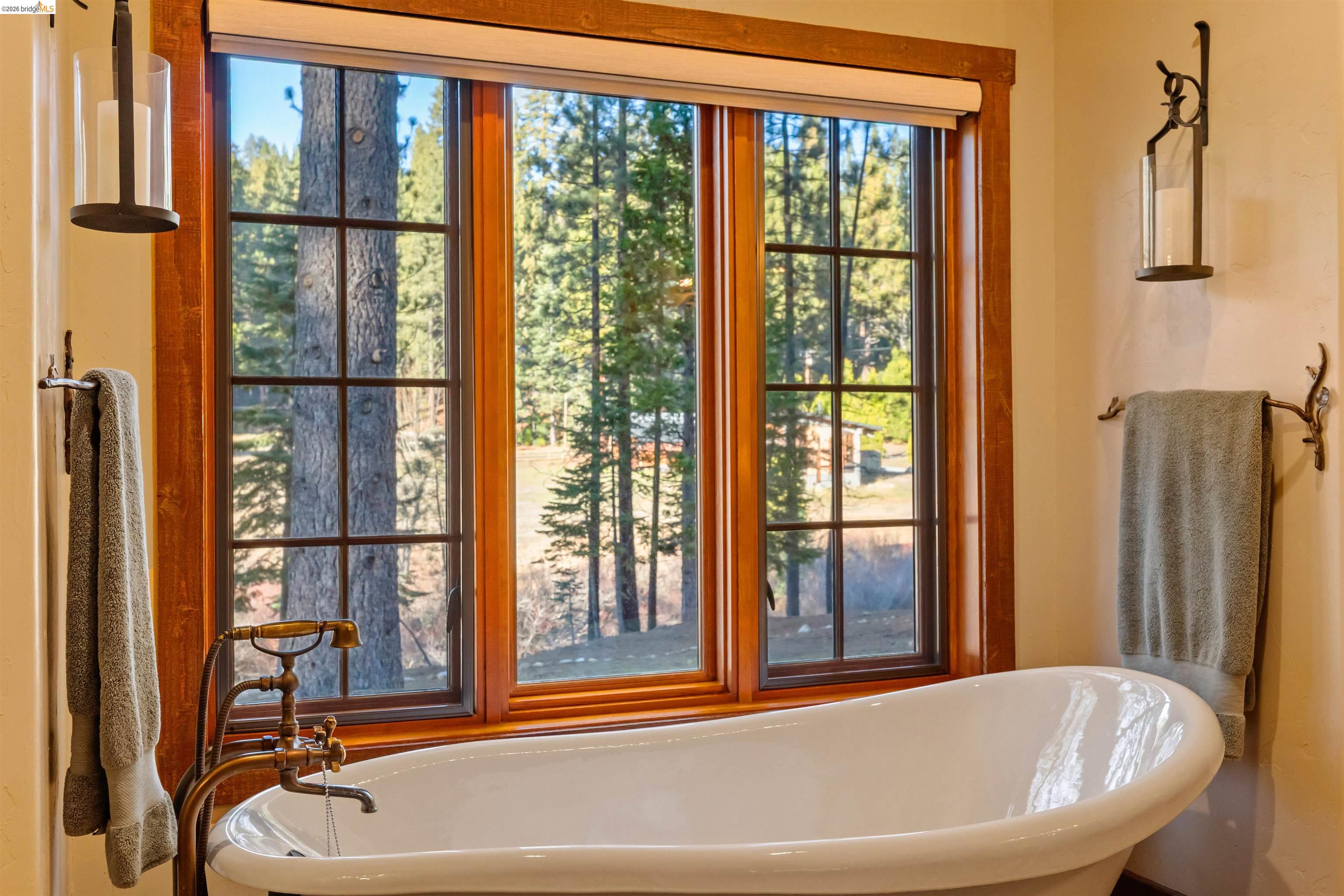 Strawberry, California, 95364, United States, 4 Bedrooms Bedrooms, ,4 BathroomsBathrooms,Residential,Active,2021686