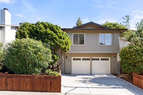 Photo of 1136 Oddstad Boulevard, Pacifica, CA 94044 (MLS # ML82024383)