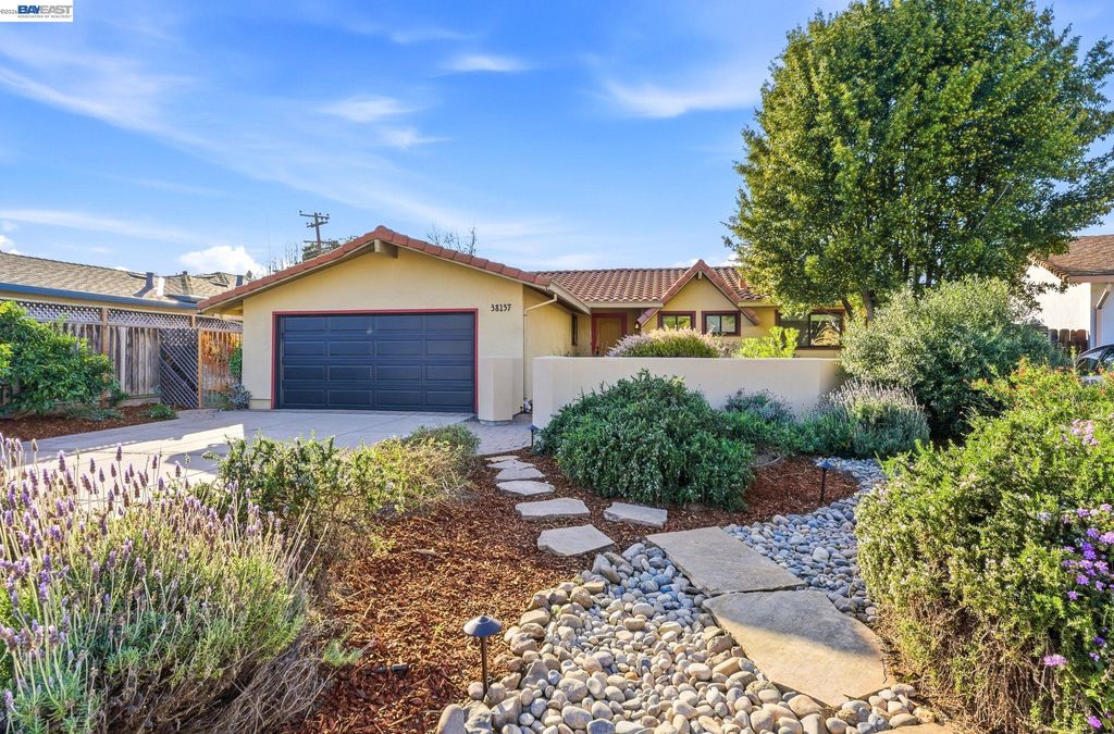 Photo of 38157 Parkmont Dr, Fremont, CA 94536 (MLS # 41127019)
