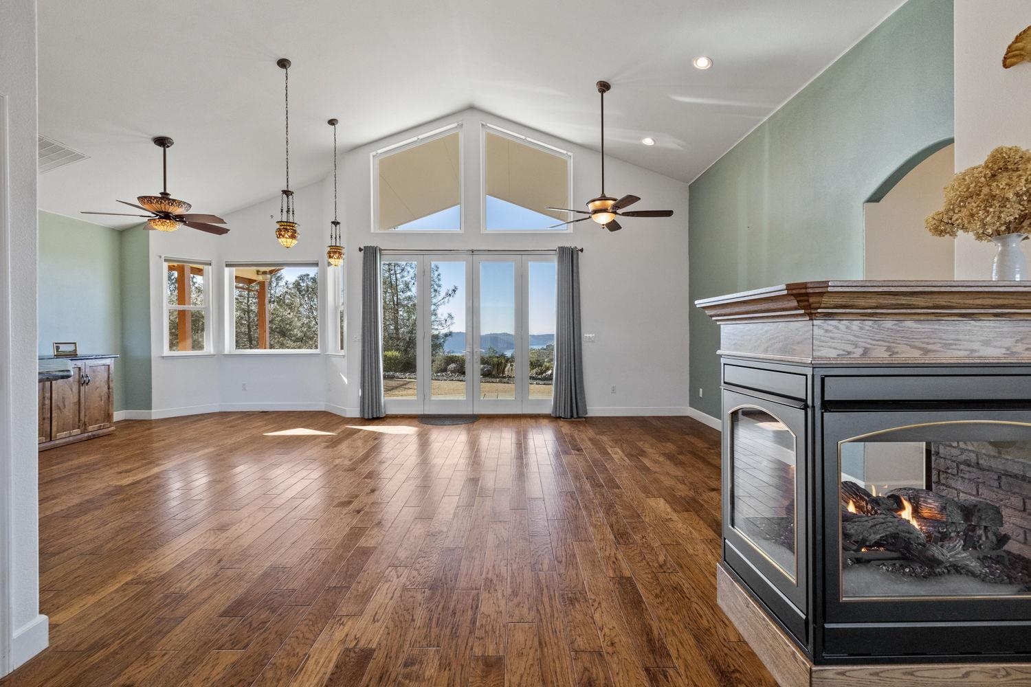 Jamestown, California 95327, United States, 2 Bedrooms Bedrooms, ,2 BathroomsBathrooms,Residential,Pending,22037