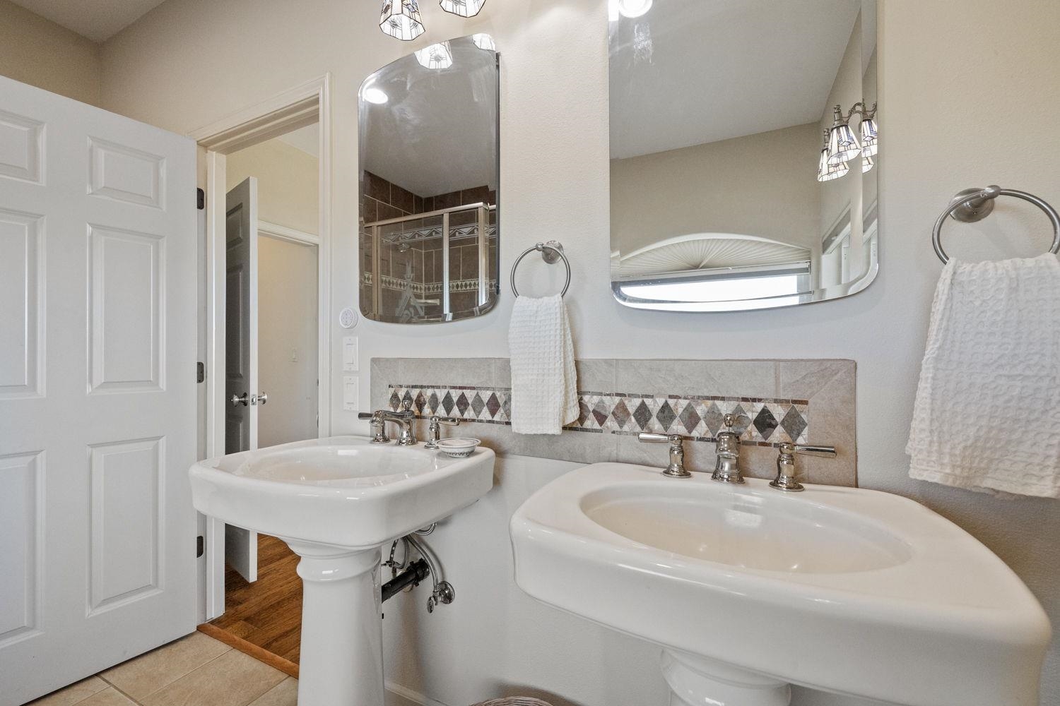 Jamestown, California 95327, United States, 2 Bedrooms Bedrooms, ,2 BathroomsBathrooms,Residential,Pending,22037