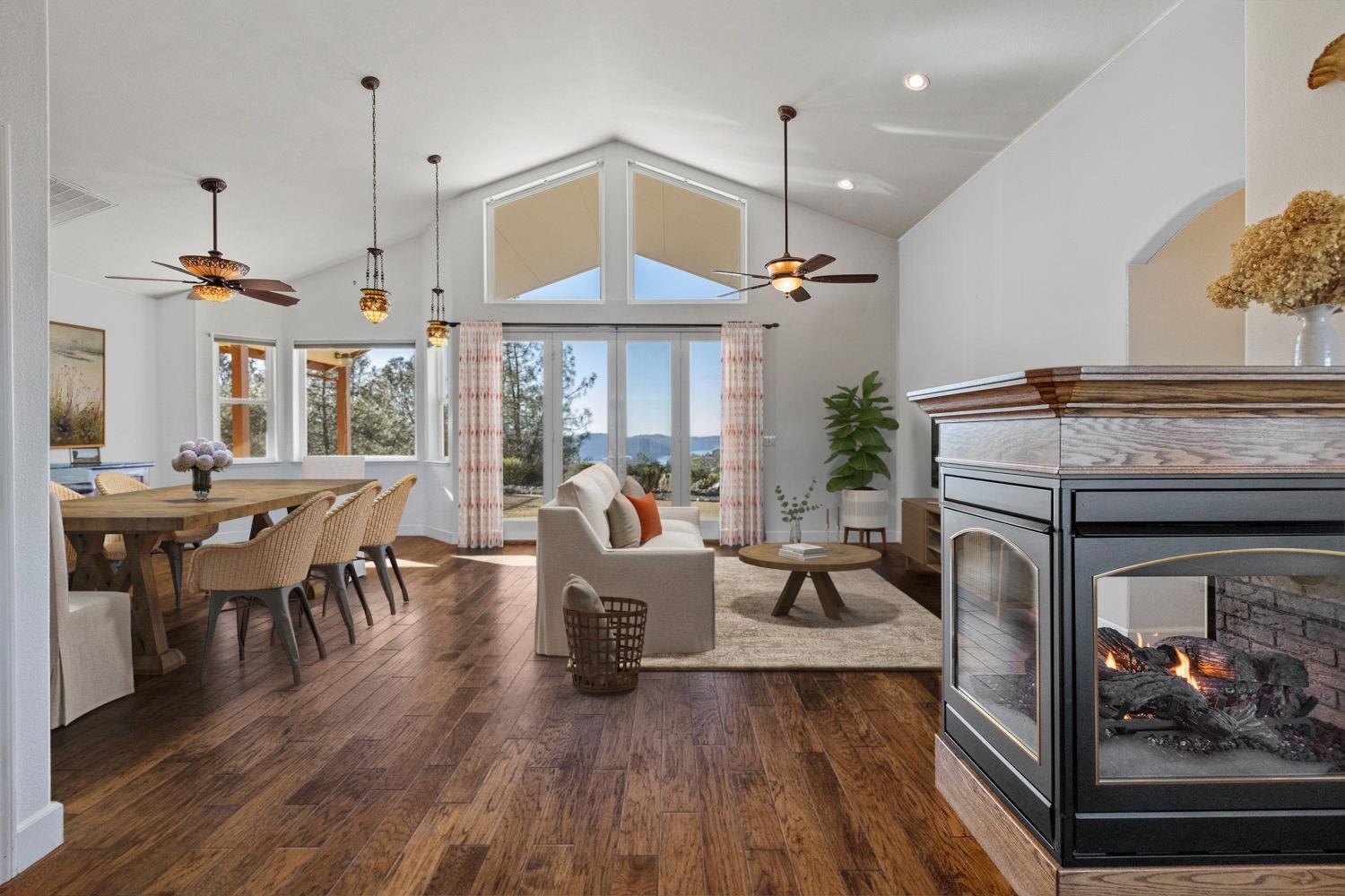 Jamestown, California 95327, United States, 2 Bedrooms Bedrooms, ,2 BathroomsBathrooms,Residential,Pending,22037